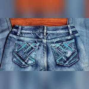 CUTE NYC Gal's Women’s Sz 8  Denim mid rise skinny Jeans Embroidered Pockets